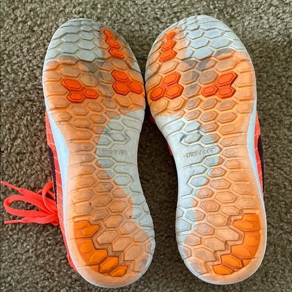 Nike Fury Sneakers size 9 - Picture 2 of 7